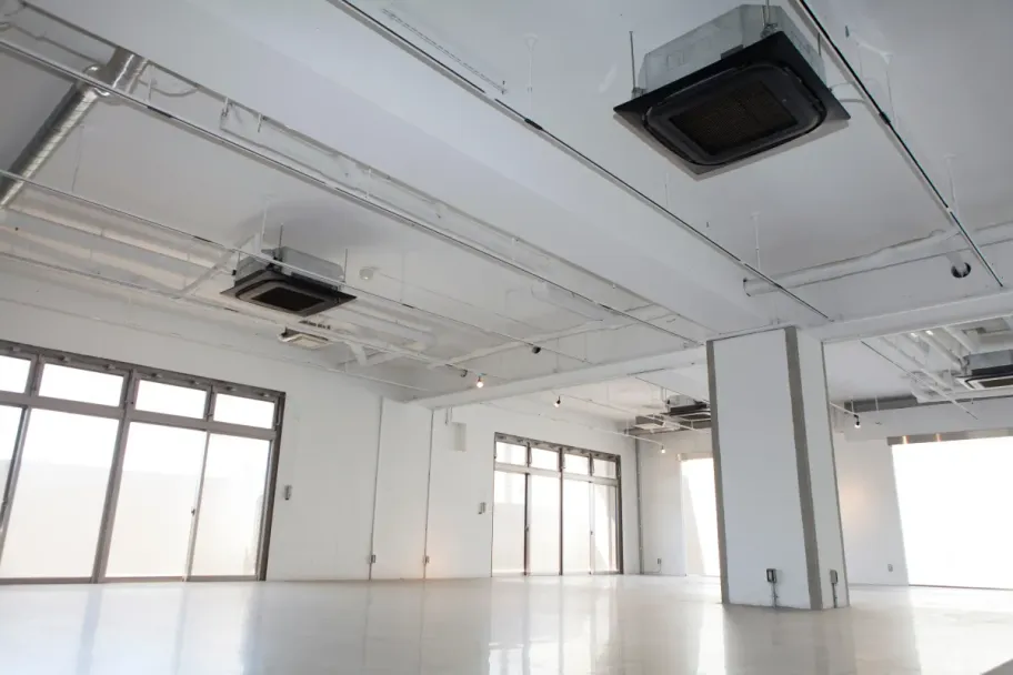 空気調和設備工事の施工現場